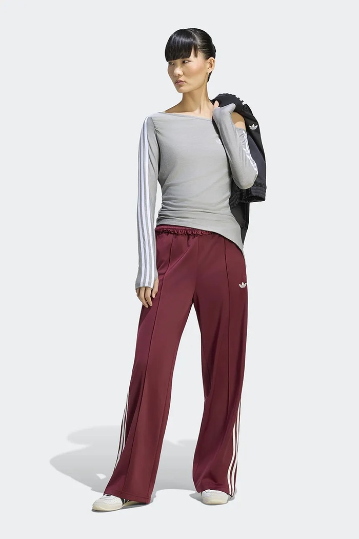 Odzież adidas Originals Spodnie dresowe damskie Pleated Firebird LG4304 bordowy