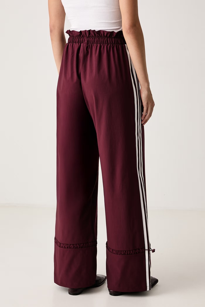 Îmbrăcăminte adidas Originals Pantaloni de trening pentru femei Nylon Paper Bag LG4281 burgundia
