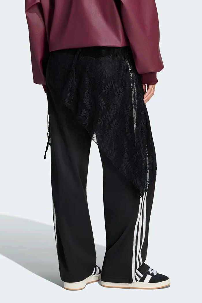 adidas Originals Spodnie dresowe damskie z bawełną Lace Injection LG4271 czarny AW26