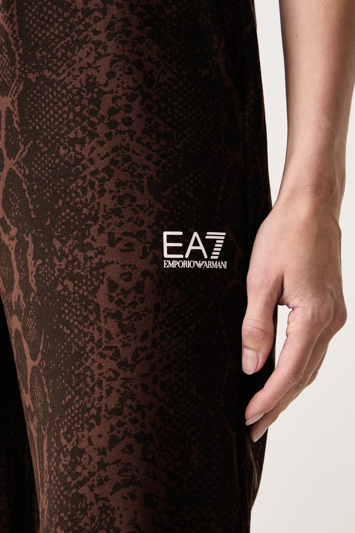 EA7 Emporio Armani spodnie dresowe damskie z bawełną brązowy AF26043.7W001416