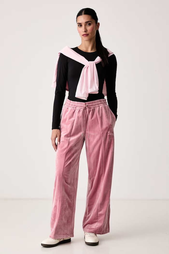 Puma Spodnie dresowe damskie welurowe Essentials Elevated 694022 różowy AW26