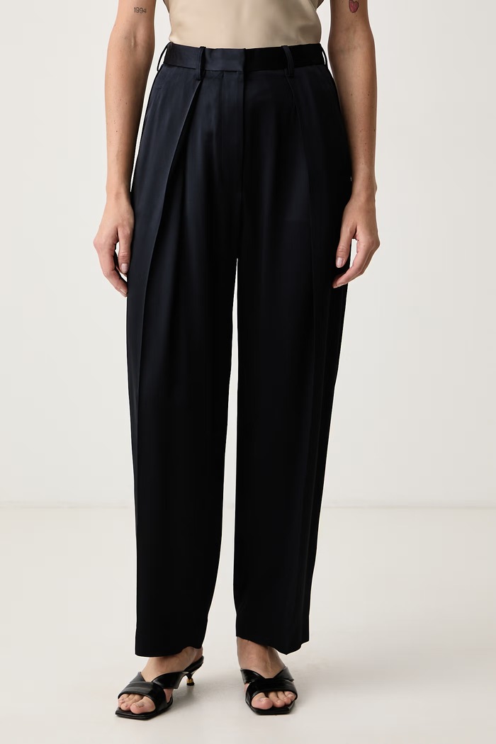 Victoria Beckham Spodnie garniturowe damskie z acetatem Cecilia granatowy 1426WTR002857J