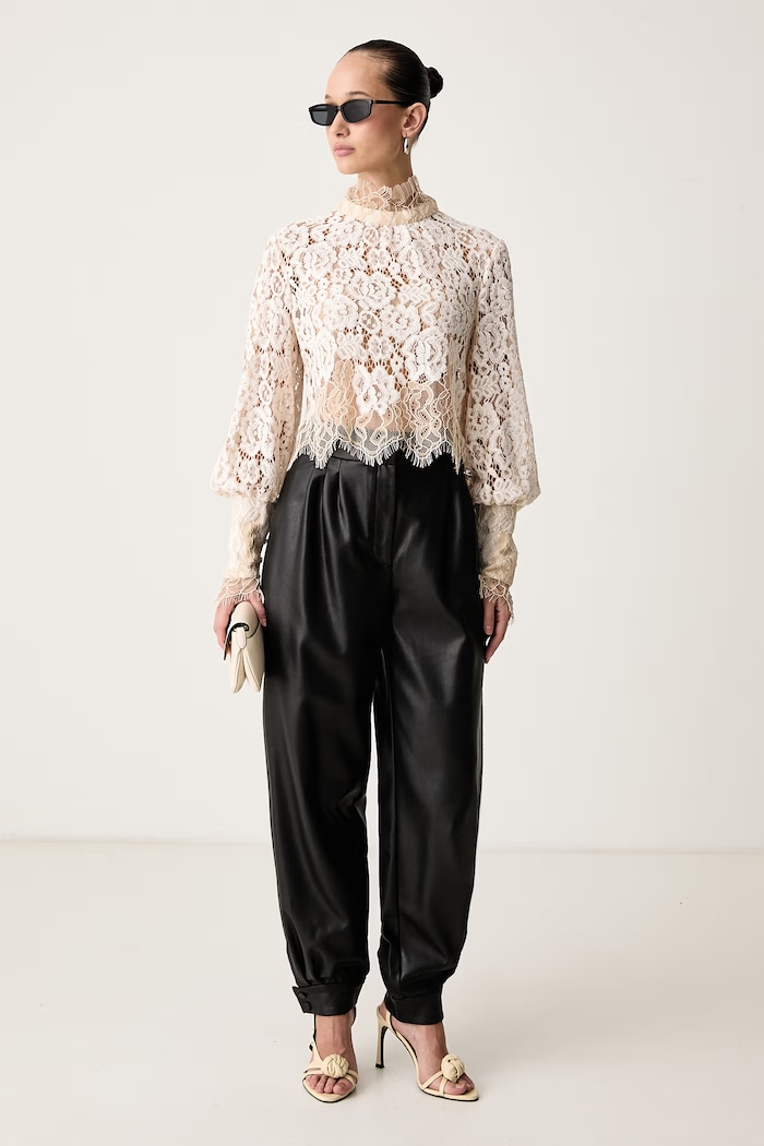 Bardot Spodnie damskie z imitacji skóry RENEA 60537PB1 czarny AW26