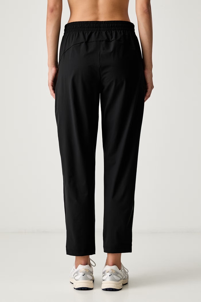 Odjeća adidas Performance hlače za trening za žene Essentials KS6586 crna