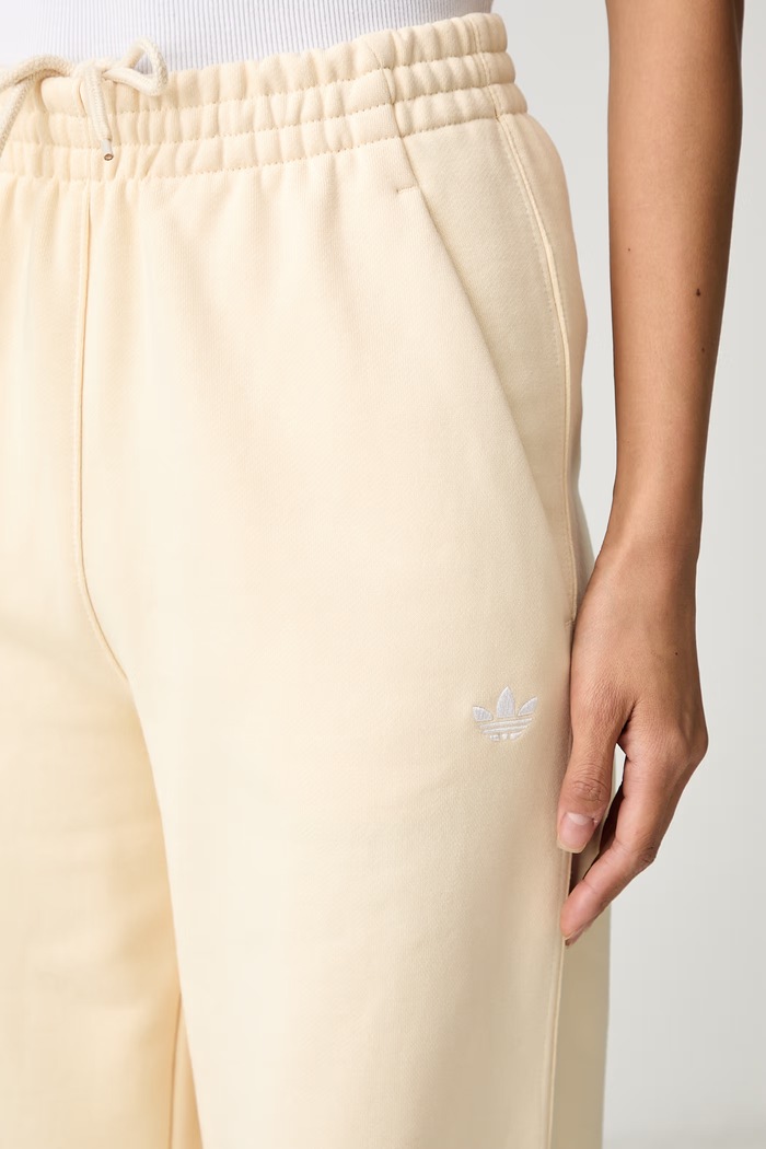 adidas Originals donji dio trenirke za žene s pamukom Essentials žuta KT2281