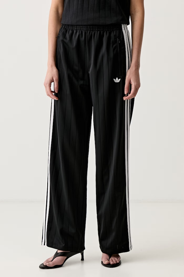 adidas Originals spodnie dresowe damskie Firebird czarny KS6787