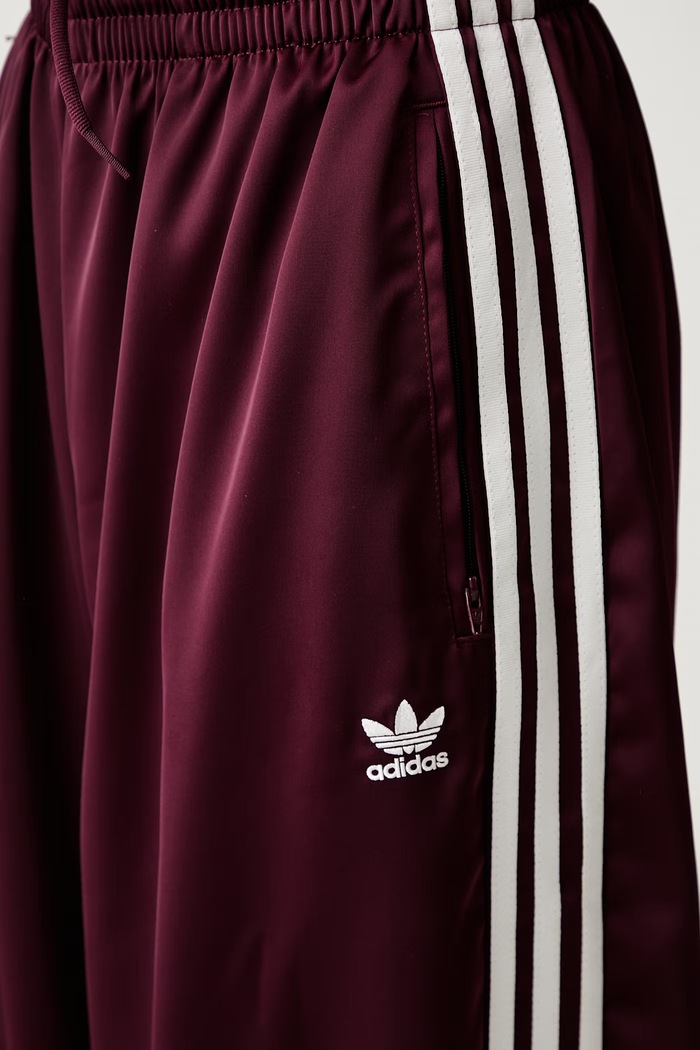 adidas Originals spodnie dresowe damskie Adicolor bordowy KQ6544