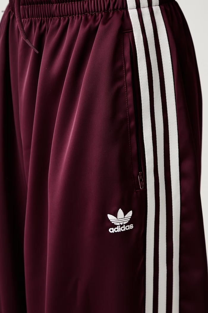 adidas Originals spodnie dresowe damskie Adicolor bordowy KQ6544