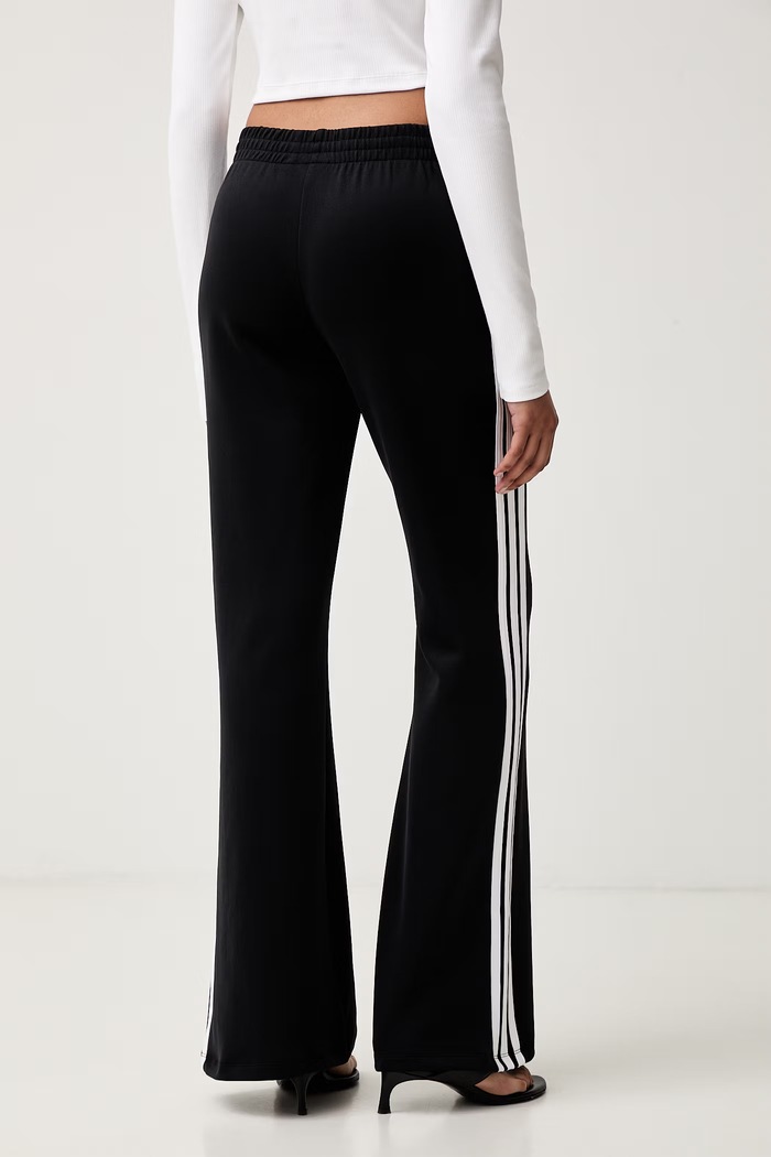 Одежда adidas Originals спортивные штаны для женщин KQ6424 чёрный