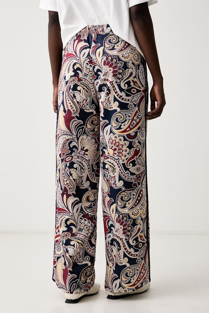 Odzież adidas Originals spodnie dresowe damskie Liberty KH0764 granatowy