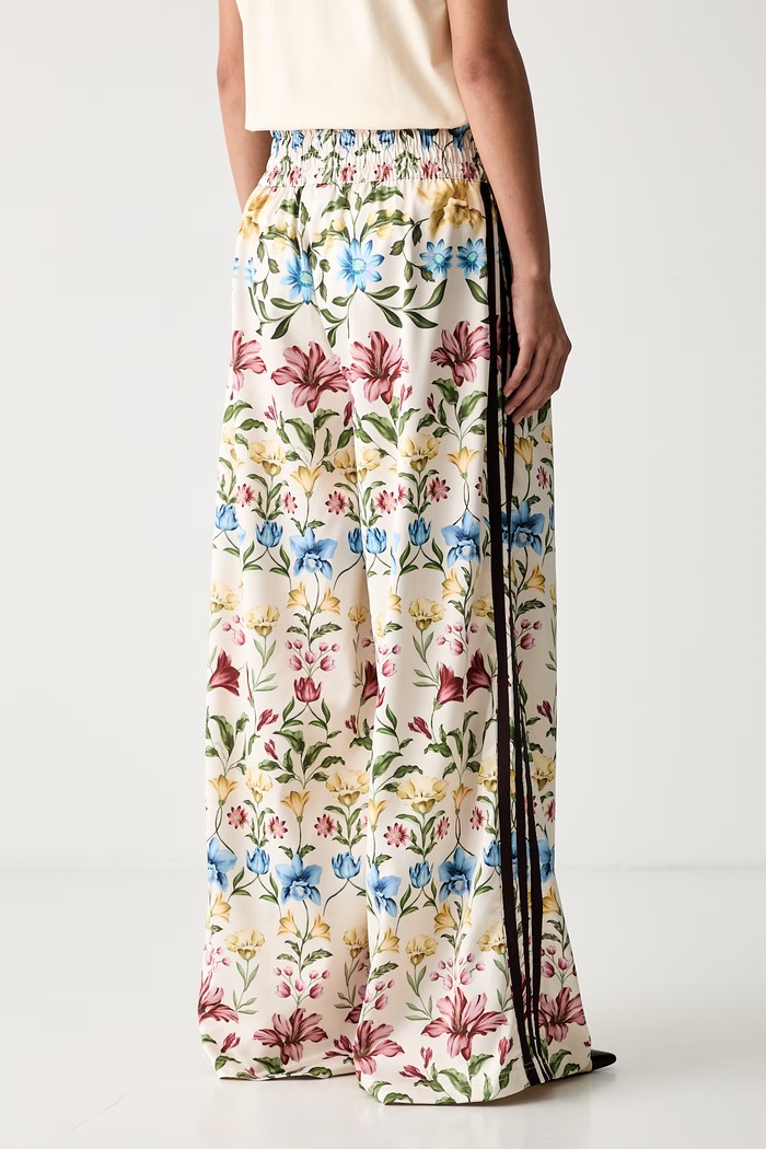 Odzież adidas spodnie wide leg damskie x Farm Rio KZ5537 beżowy