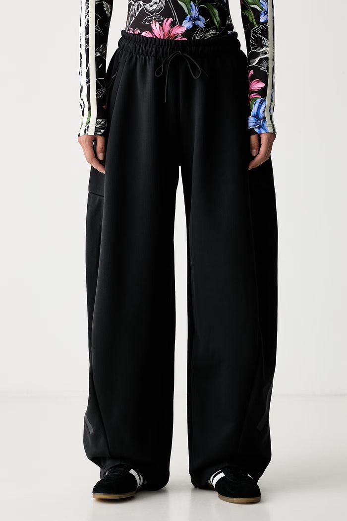 adidas spodnie dresowe damskie Z.N.E czarny KH0483