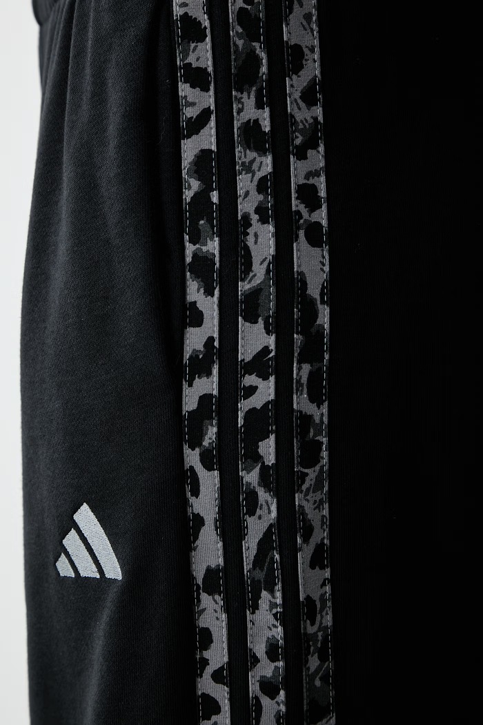 adidas spodnie dresowe damskie z bawełną Leopard Pack czarny KS7995