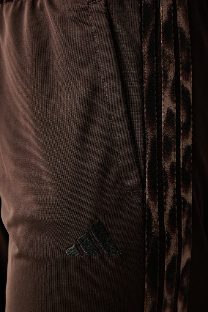 adidas donji dio trenirke za žene Essentials smeđa JZ6900