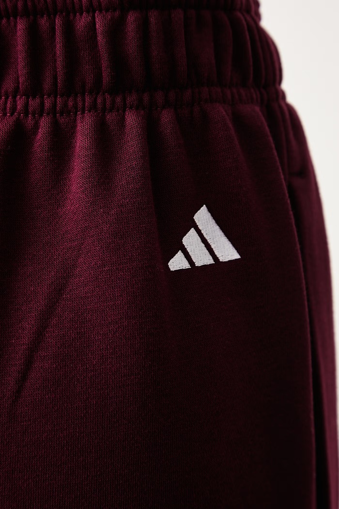 Spodnie dresowe damskie z bawełną Chenille Pack adidas KU0332 bordowy