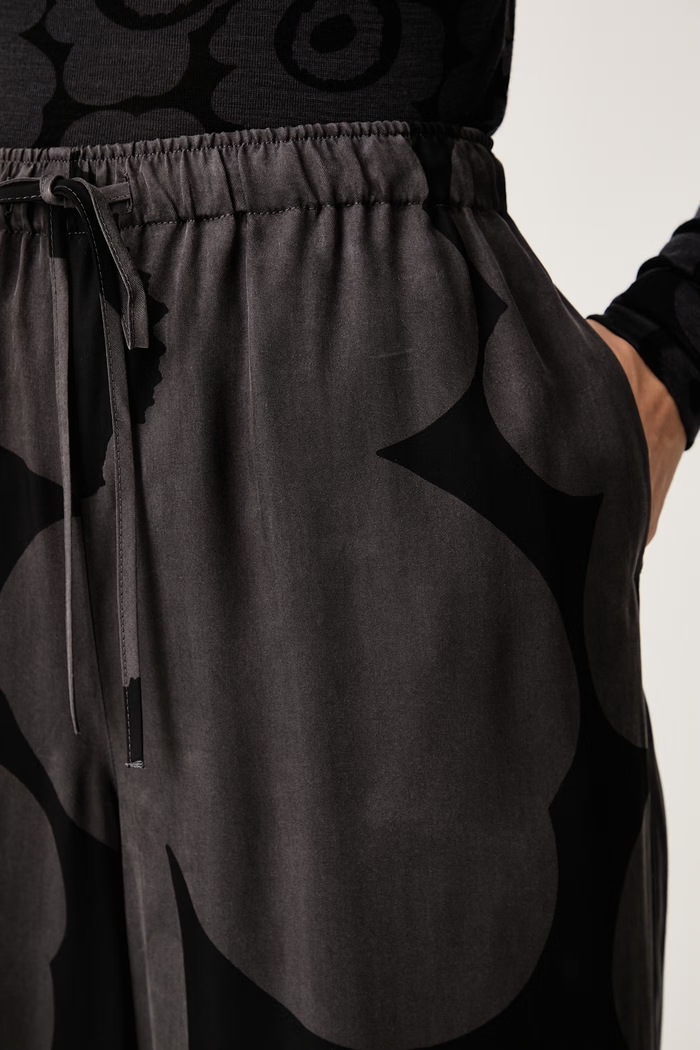 Nohavice wide leg dámske s lyocellom Marimekko 096293 sivá