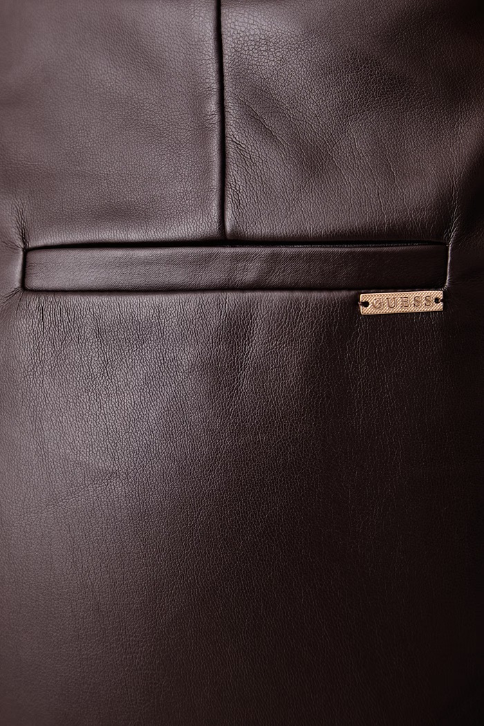 Nohavice flare dámske z imitácie kože ZANITA PEREFCT PANTS Guess W6YB12.W2906 hnedá