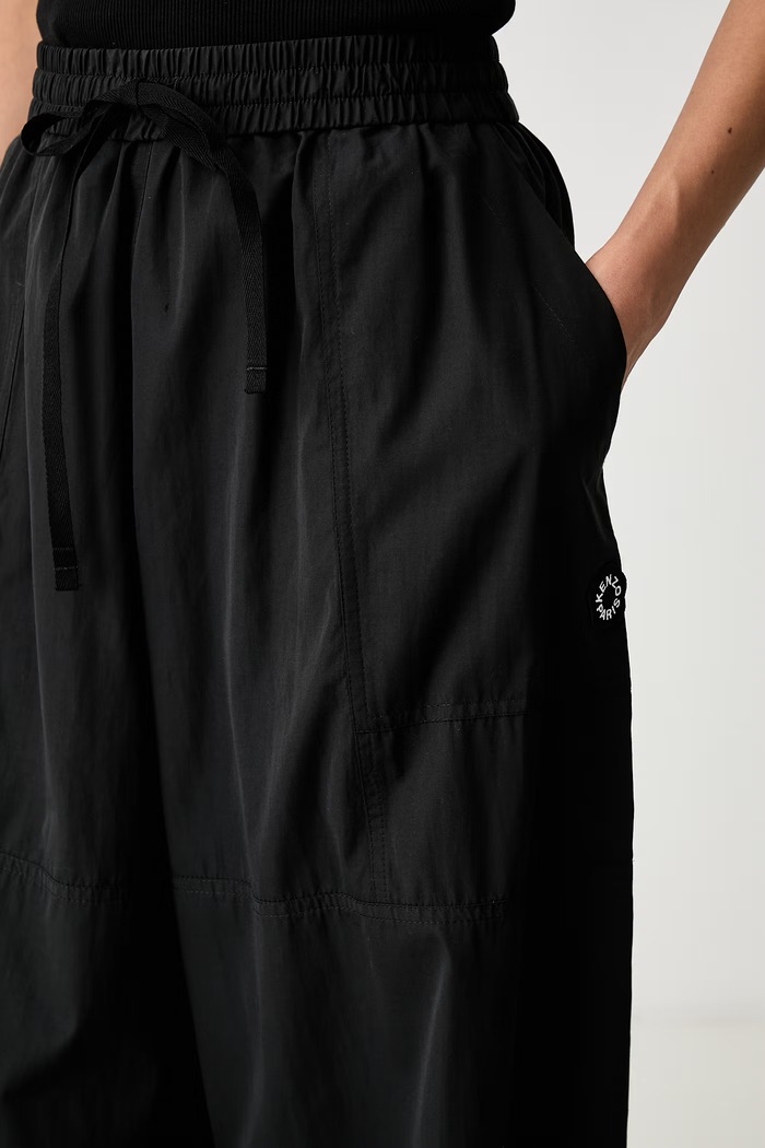 Kenzo spodnie dresowe damskie czarny FG52PA1279FI