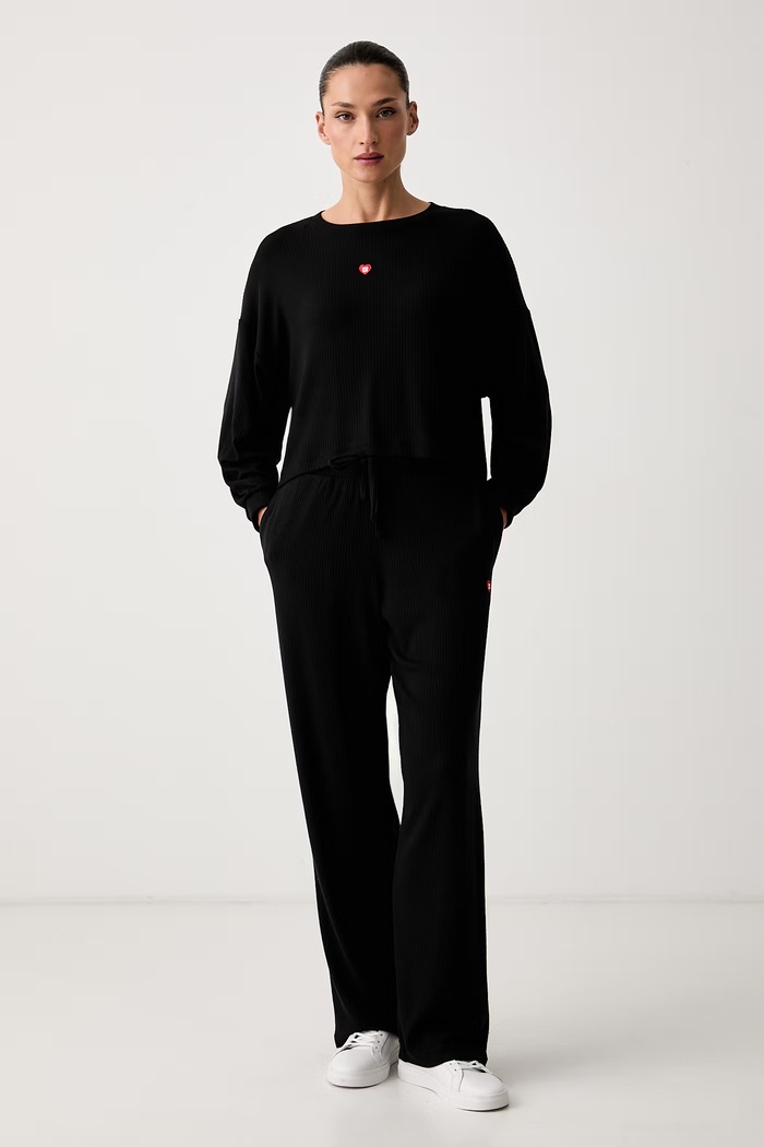 HUGO штаны loungwear женские с вискозой HUGO HEART PANT 50566660 чёрный AW26
