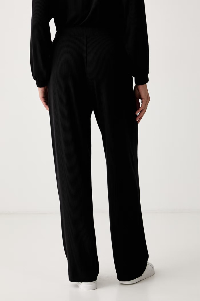 Одежда HUGO штаны loungwear женские с вискозой HUGO HEART PANT 50566660 чёрный