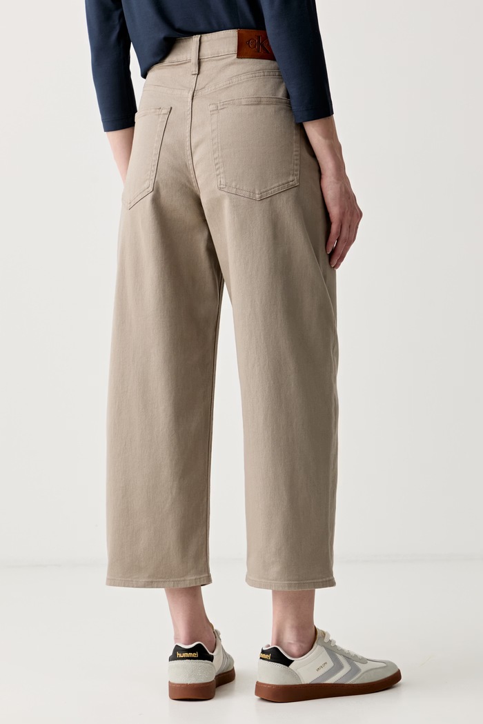 Ρούχα Calvin Klein Jeans barrel γυναικεία LV047G619G μπεζ