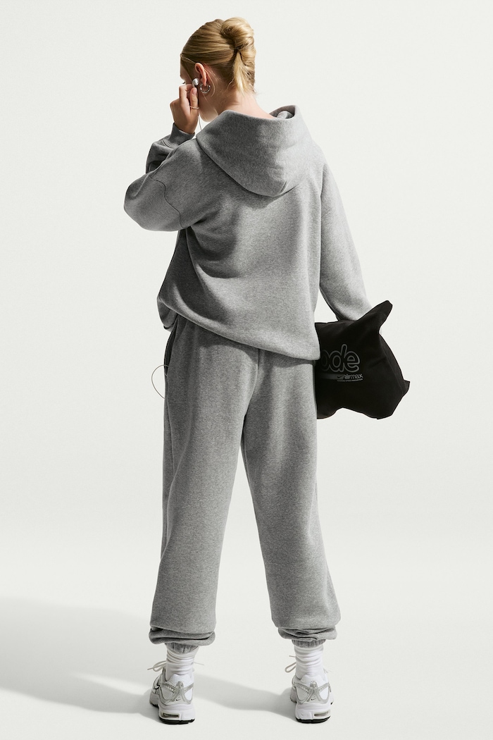 Nike Spodnie dresowe dziecięce z bawełną Nike Sportswear Studio Fleece IM4905 szary AW26