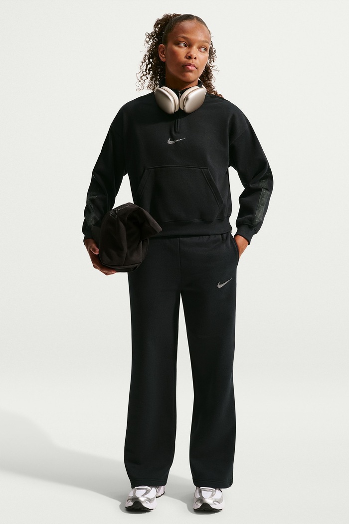 Nike Spodnie dresowe dziecięce z bawełną Nike Studio Fleece czarny IM4983