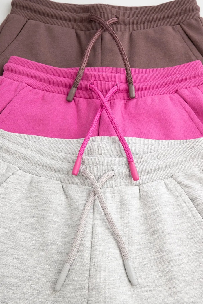 Pantaloni de trening pentru copii cu bumbac Coccodrillo maro ZC6120101VGA