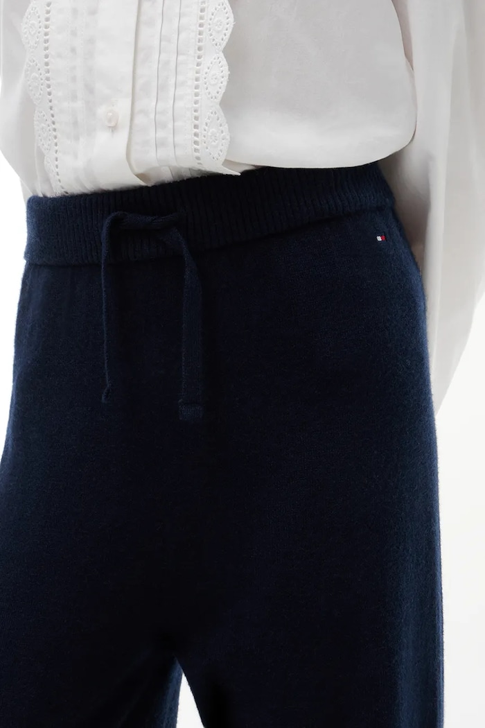 Spodnie dziecięce z dodatkiem wełny Tommy Hilfiger granatowy KG0KG09711.9BY2