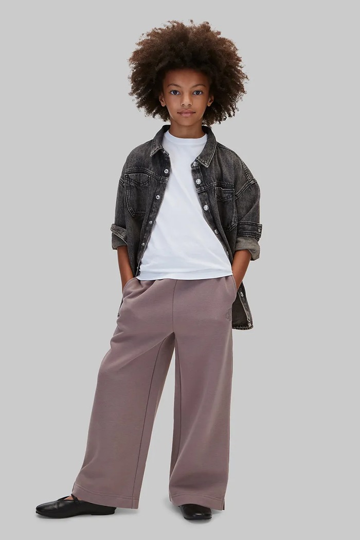 Spodnie dresowe dziecięce bawełniane Calvin Klein Jeans brązowy LVCKFJC17G.9BY2