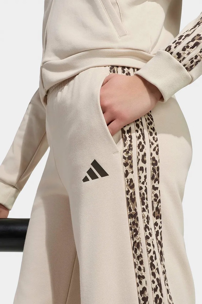 adidas teplákové nohavice detské s bavlnou béžová KC7198