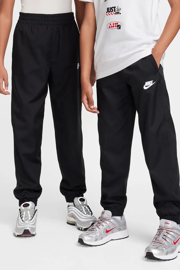 Nike Spodnie dresowe dziecięce Nike Sportswear Club czarny HF8141