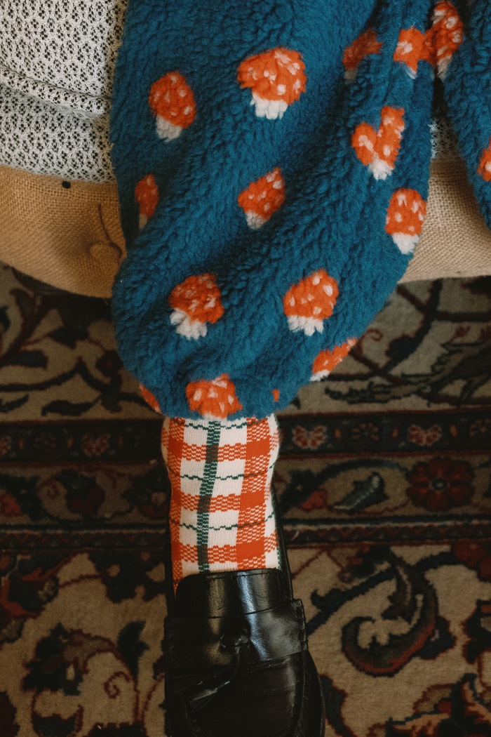Tinycottons Spodnie dresowe dziecięce polarowe TINY MUSHROOMS SHERPA SWEATPANT AW26.235