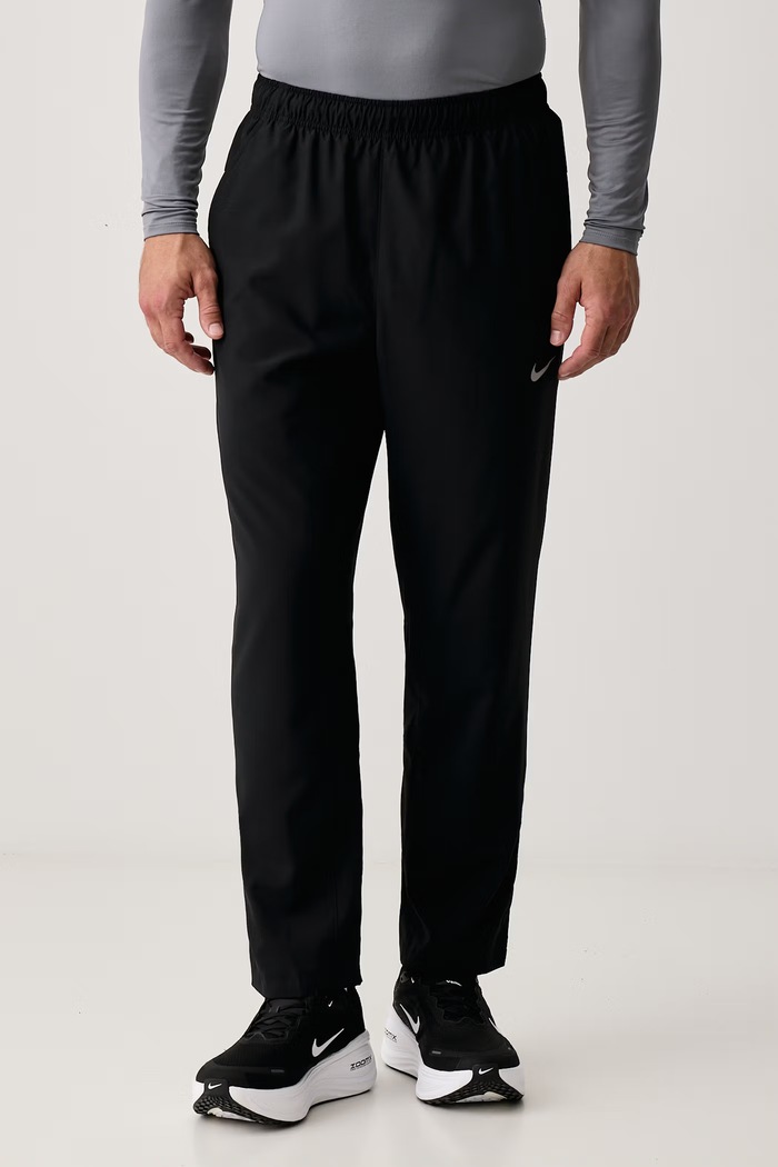 Nike Spodnie treningowe męskie Form Dri-FIT czarny FB7490.010