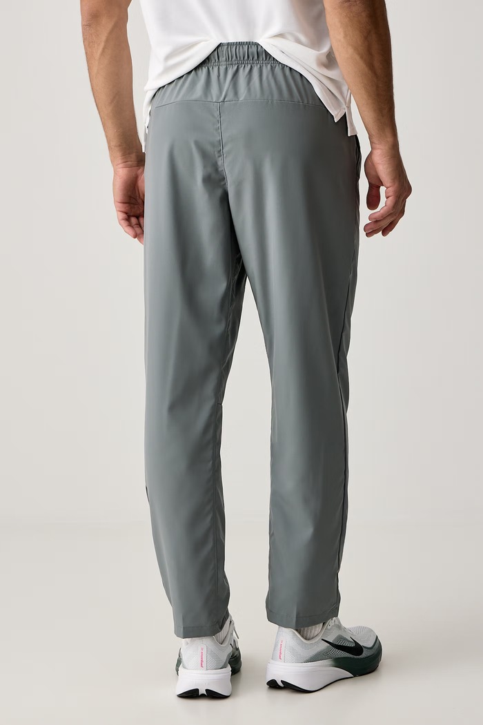 Odzież Nike Spodnie treningowe męskie Form Dri-FIT FB7490.084 szary