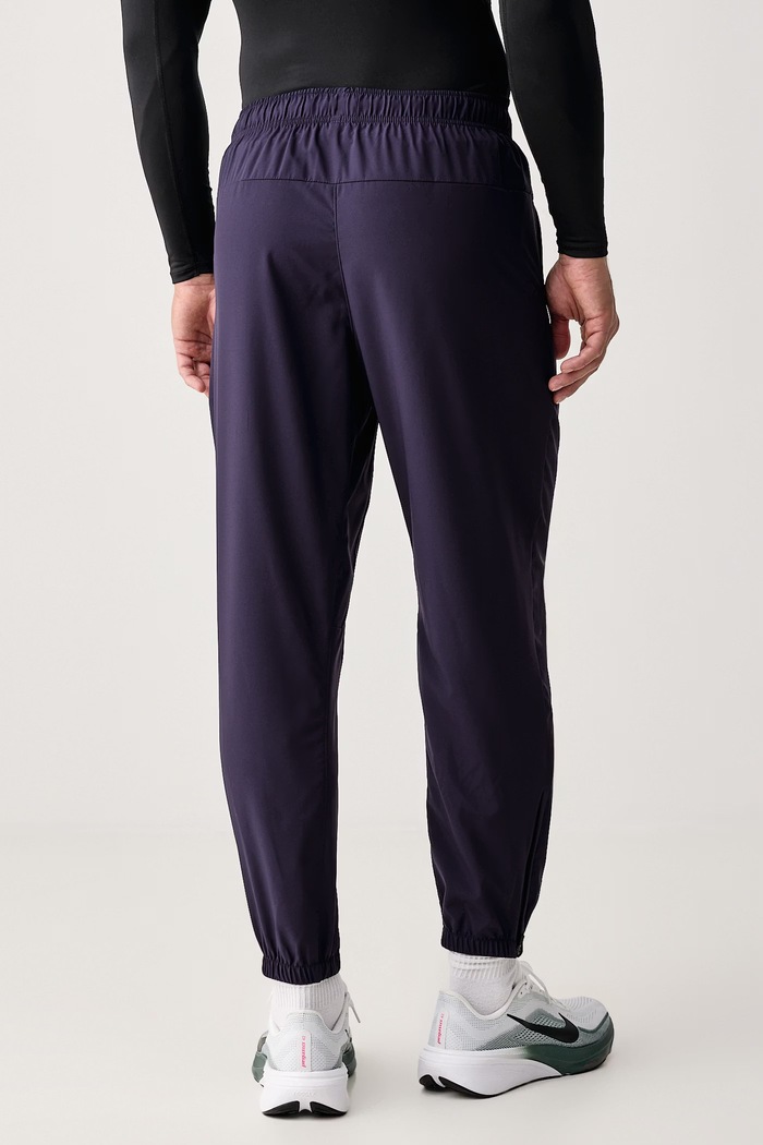 Odzież Nike Spodnie treningowe męskie Form Dri-FIT FB7497.525 fioletowy