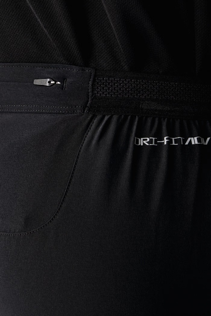 Spodnie do biegania męskie AeroSwift Dri-FIT ADV Nike FN3361.010 czarny