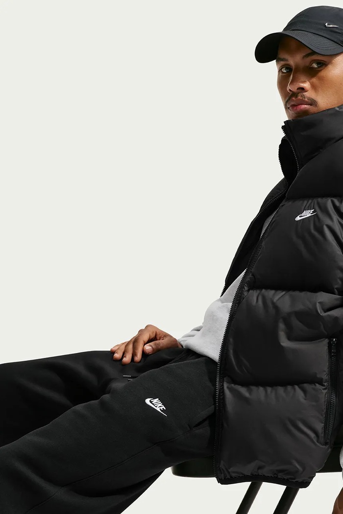 Spodnie dresowe męskie z bawełną Club Nike Sportswear czarny FN3730.010