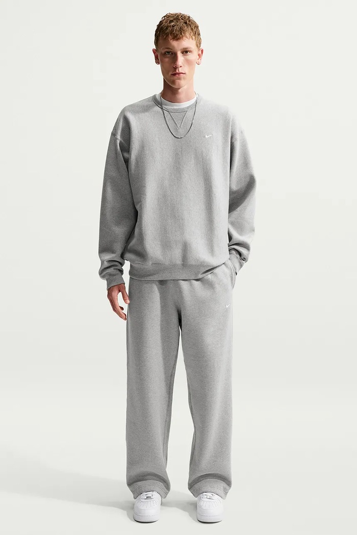 Nike Sportswear Spodnie dresowe męskie z bawełną Solo Swoosh szary HV1090.063