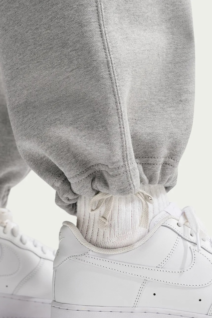 Spodnie dresowe męskie z bawełną Solo Swoosh Nike Sportswear szary HV1090.063
