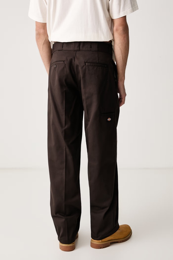 Odzież Dickies Spodnie męskie bawełniane DK0A87YP0DB1 brązowy
