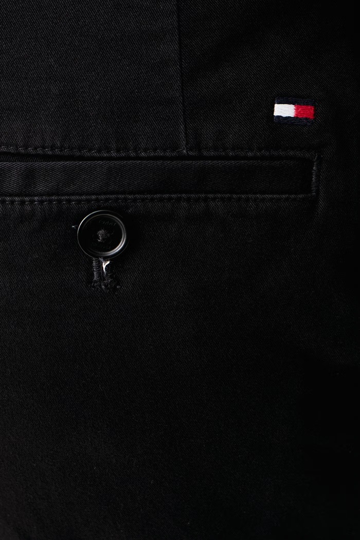 Odzież Tommy Hilfiger Spodnie męskie bawełniane z elastanem MW0MW41993 czarny