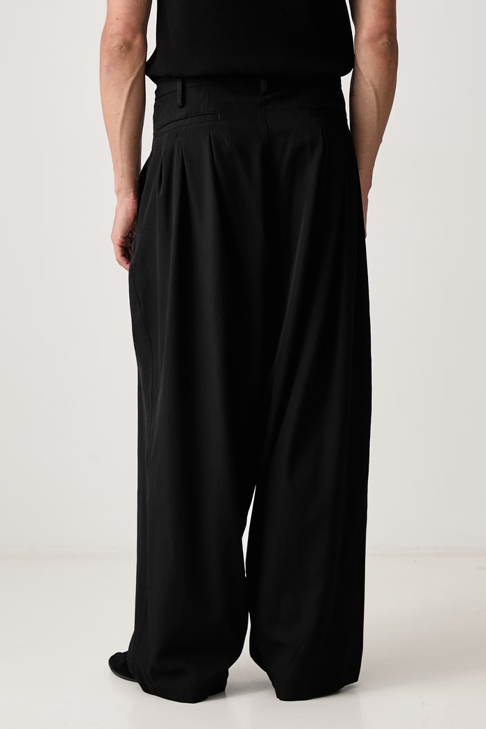 Odzież Yohji Yamamoto 12 TUCKS spodnie garniturowe wełniane męskie KN3675 czarny