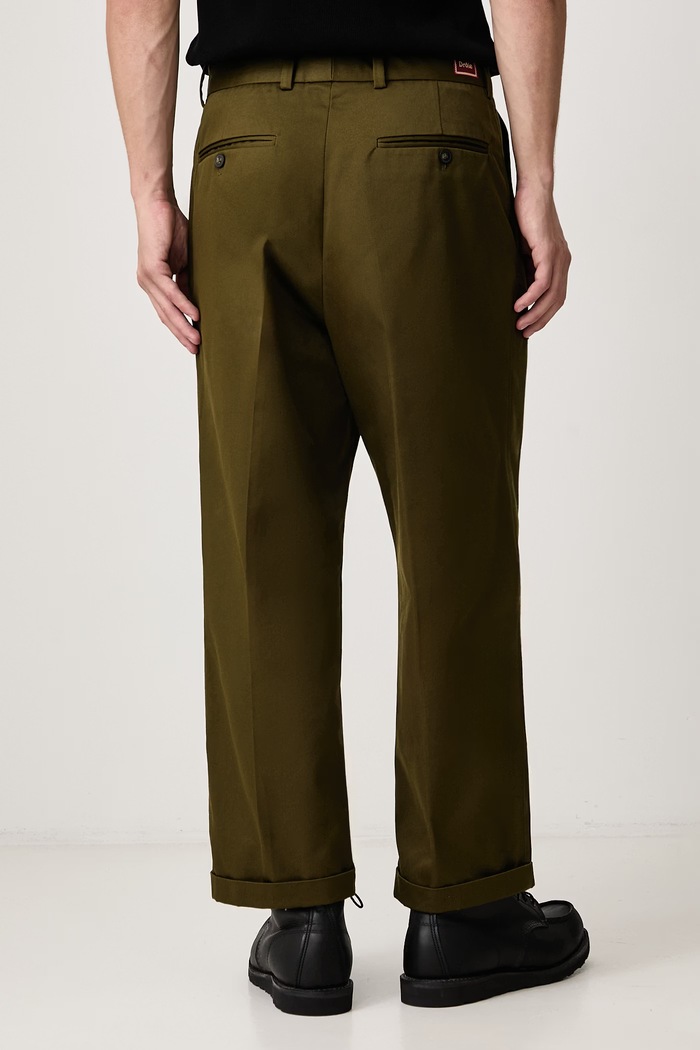 Odzież Drôle de Monsieur Spodnie chinos męskie z bawełną M.BP192.PL188 zielony