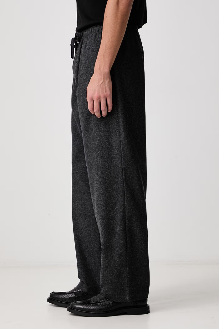 FLANNEL EASY TROUSERS spodnie z wełną męskie Frame MF26WPA010 szary