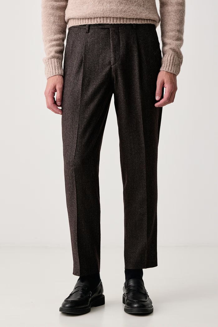 Barbour Spodnie slim fit męskie z wełną Carlton brązowy MTR0810