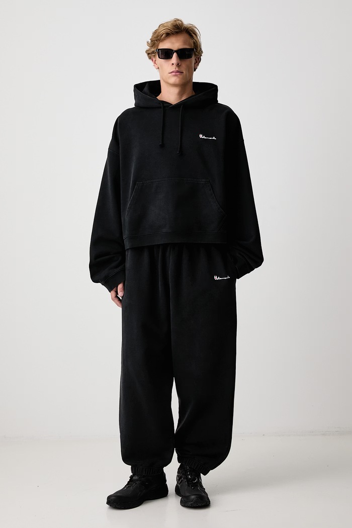 Vetements Athletic Logo spodnie dresowe bawełniane męskie MH27SP228B czarny AW26