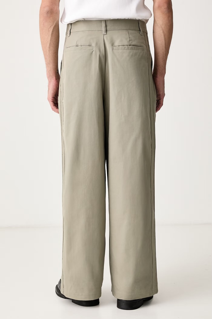 Odzież adidas Originals Triple Pleated spodnie męskie z bawełną KQ9489 zielony