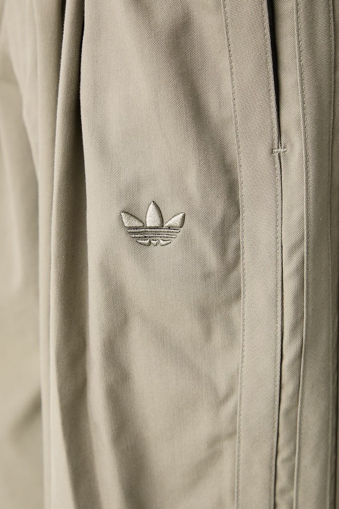 Triple Pleated spodnie męskie z bawełną adidas Originals zielony KQ9489