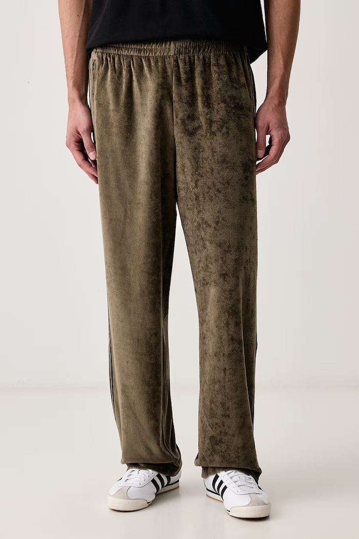 adidas Originals Spodnie dresowe męskie Firebird Velour zielony KE4165